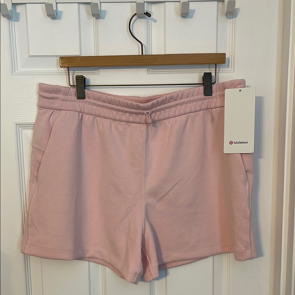 Lululemon Softstreme HR Short4”